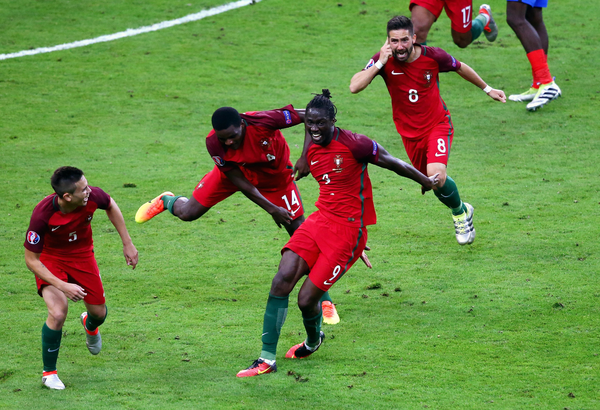 2016欧洲杯决赛：葡萄牙1-0击败法国，历史性夺冠